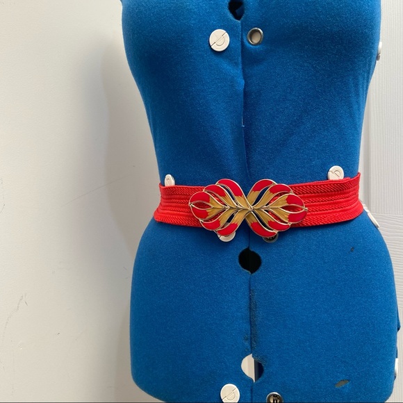 Vintage women red/gold buckle, stretch red 2” elastic band. Size waist 28”. Used - Picture 5 of 7
